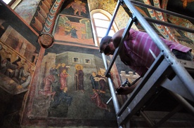 Ratują laserem bezcenny fresk w Kaplicy Trójcy Świętej