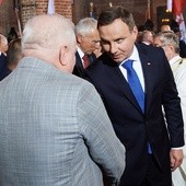 Prezydent Duda podziękował Wałęsie, przekazali sobie znak pokoju