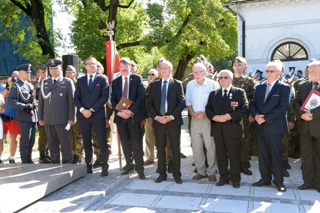 Odsłonięcie pomnika 72. Pułku Piechoty