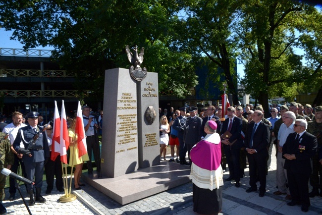 Odsłonięcie pomnika 72. Pułku Piechoty