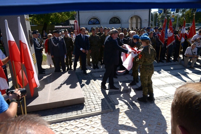 Odsłonięcie pomnika 72. Pułku Piechoty