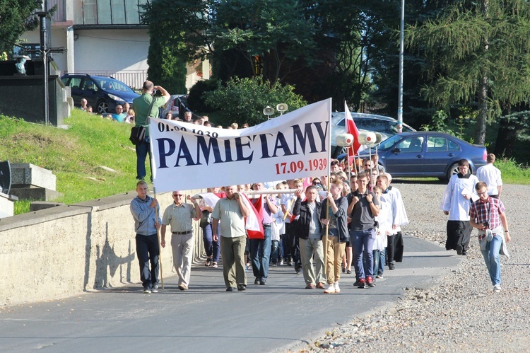 Droga Krzyżowa w Wielogłowach