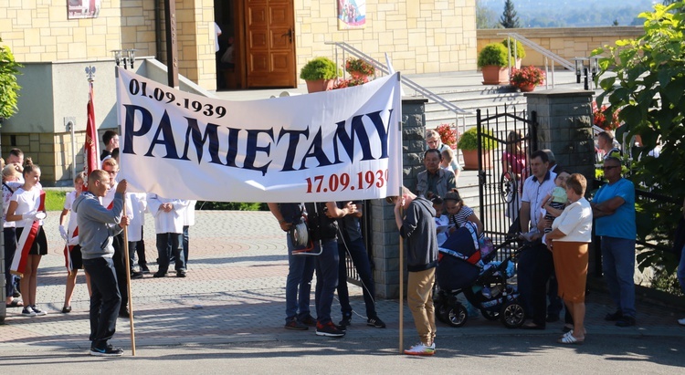 Droga Krzyżowa w Wielogłowach