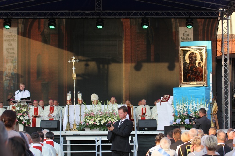 Peregrynacja ikony MB Częstochowskiej w parafii MB Pocieszenia w Żyrardowie