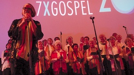 Dzięki Lei powstało aż 10 chórów gospel. Pierwszym był Kraków Gospel Choir. Ostatnio Lea dużo pracuje z seniorami. 