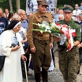 ◄	W rocznicę zbrodni nad grobami ofiar modlili się  ich bliscy.