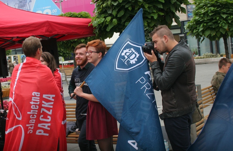 Studniówka Szlachetnej Paczki (cz. I - polonez)