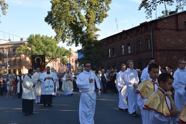 Powitanie ikony MB Częstochowskiej w parafii Wniebowstąpienia Pańskiego w Żyrardowie