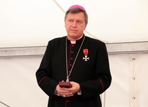 Abp Józef Kupny odznaczony