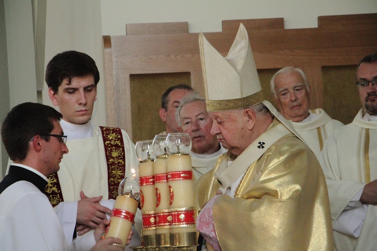 Konsekracja kościoła Chrystusa Króla na os. Gotyk w Krakowie