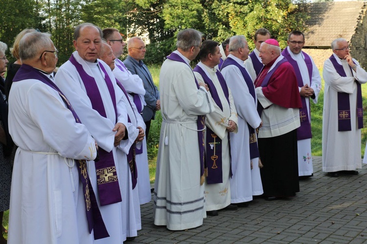 Ostatnie pożegnanie ks. Józefa Strączka w Porąbce - 11 września 2016 r.