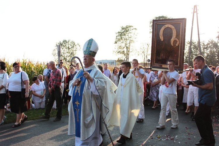 Powitanie ikony MB Częstochowskiej w Szymanowie