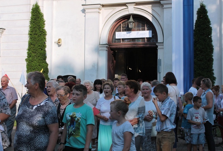 Powitanie ikony MB Częstochowskiej w Szymanowie