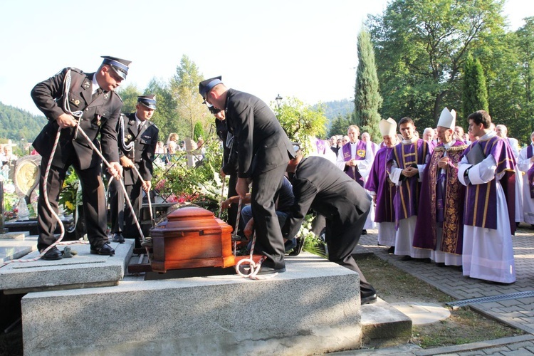 Pogrzeb ks. Józefa Strączka w Porąbce - 12 września 2016 r.