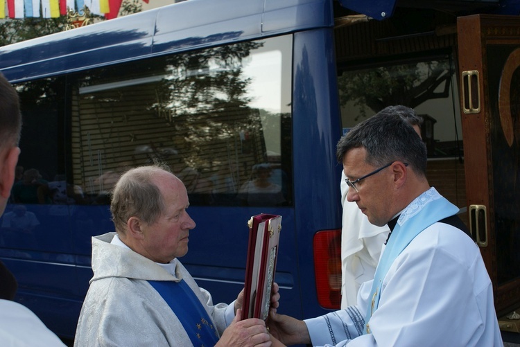 Powitanie ikony MB Częstochowskiej w Guzowie