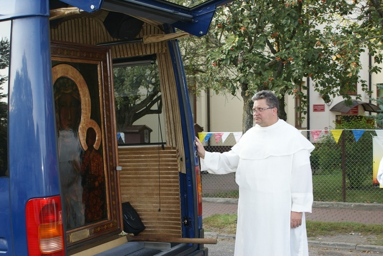 Powitanie ikony MB Częstochowskiej w Guzowie