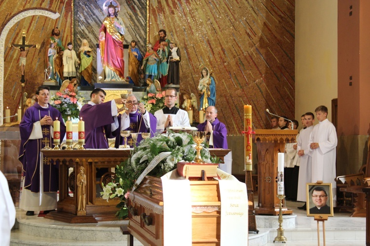 Pogrzeb śp. ks. Tomasza Dzidy w Czechowicach-Dziedzicach