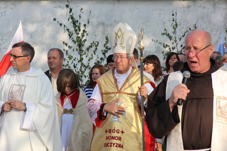 Powitanie ikony MB Częstochowskiej w Miedniewicach