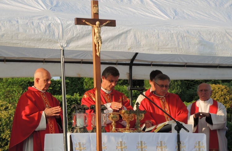 Bielszczanie pod krzyżem na Trzech Lipkach