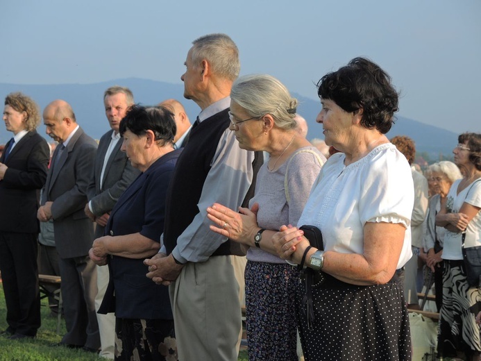 Bielszczanie pod krzyżem na Trzech Lipkach