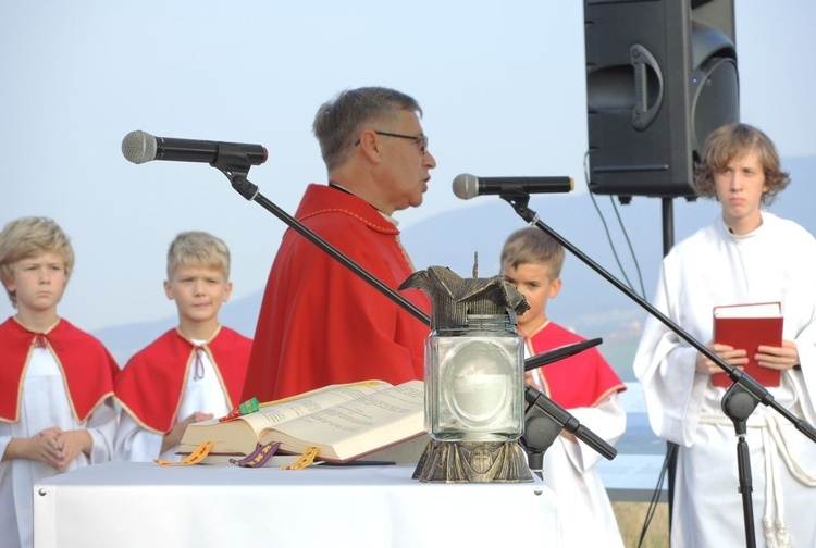 Bielszczanie pod krzyżem na Trzech Lipkach