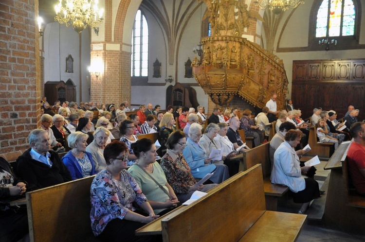 Procesja w kolejną rocznicę darłowskiego tsunami