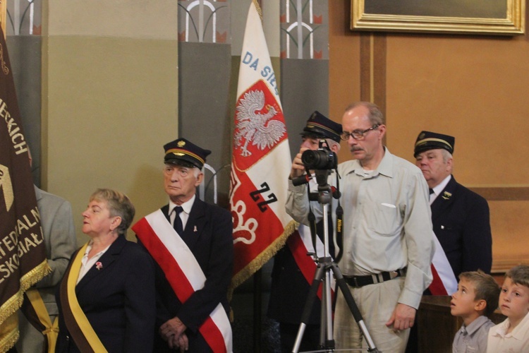 Parafianie z katedry dziękowali ks. prał. Zbigniewowi Powadzie