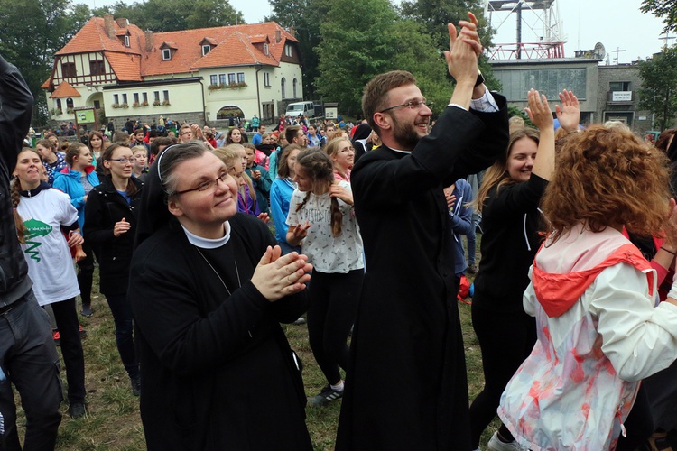 Spotkanie Młodych "W górę serca!" na Ślęży 