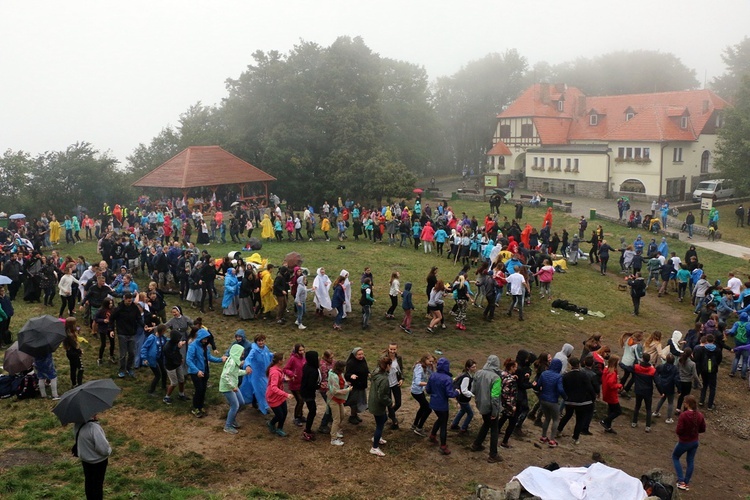 Spotkanie Młodych "W górę serca!" na Ślęży 