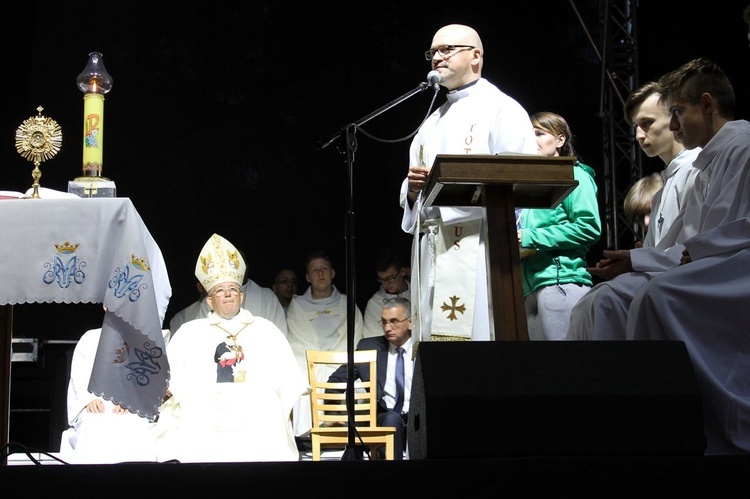 Diecezjalna pielgrzymka młodzieży do Rostkowa