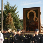 Powitanie MB Częstochowskiej w parafii św. o. Pio w Mszczonowie