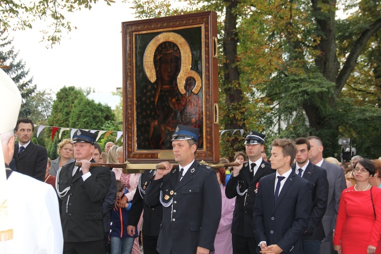 Powitanie ikony MB Częstochowskiej w Radziejowicach