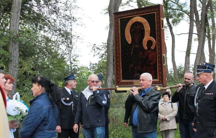 Powitanie ikony MB Częstochowskiej w Skułach