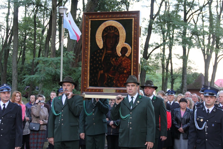 Powitanie ikony MB Częstochowskiej w Lutkówce