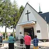 Zadbana niewielka świątynia jest skarbem mieszkańców Ziempniowa.