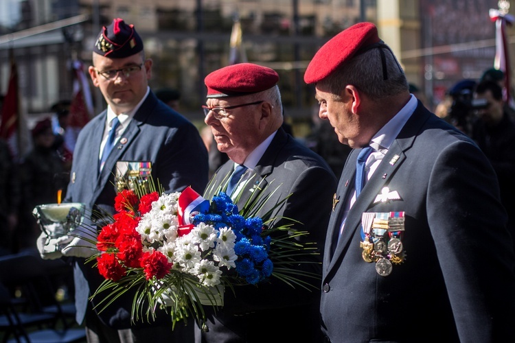 Cześć i chwała bohaterom!