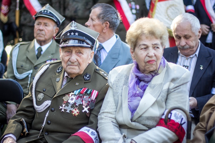 Cześć i chwała bohaterom!