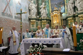 Rocznicowej Mszy św. przewodniczył o. Piotr Chojnacki, prezes Polskiej Kongregacji Zakonu Cysterskiego, opat z Krakowa-Mogiły