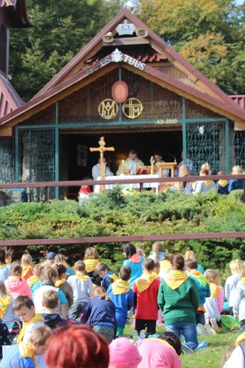 Rajd Szkół Katolickich na Groń Jana Pawła II