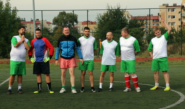 Turniej piłkarski księża vs samorządowcy