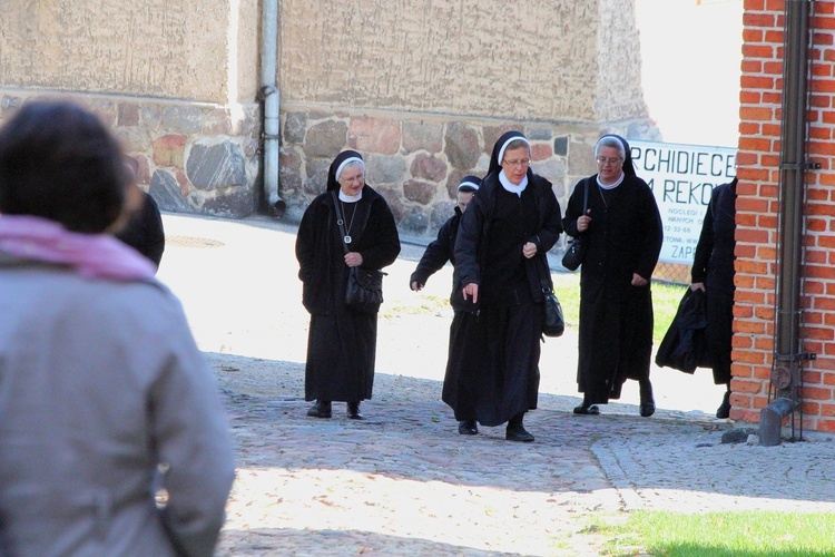 Pielgrzymka osób konsekrowanych do Gietrzwałdu