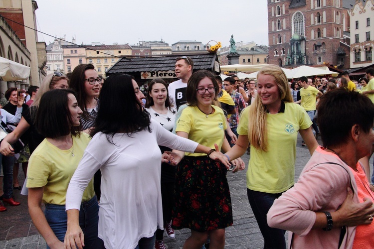 Happening Fundacji Dzieło Nowego Tysiąclecia