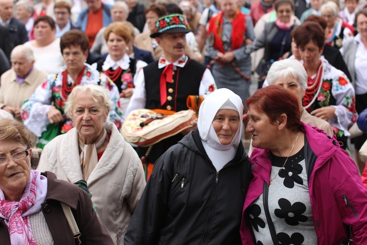 XII Pielgrzymka Kół Żywego Różańca do Domaniewic