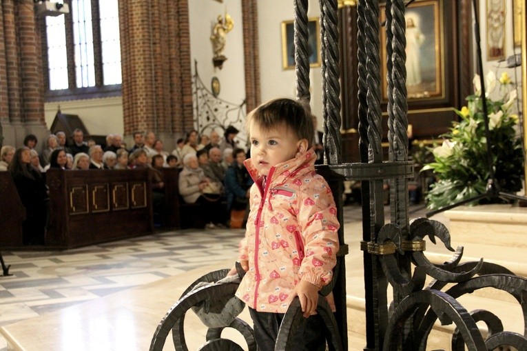  - Jeżeli choć raz zakwestionujemy, zrelatywizujemy wartość życia ludzkiego i prawo każdego człowieka do istnienia,  wówczas wszystko staje się możliwe, włącznie z piekłem na ziemi - ostrzegł arcybiskup