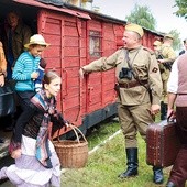 W inscenizacji Dnia Osadnika z dużą ochotą uczestniczą zarówno dzieci, jak i dorośli. 