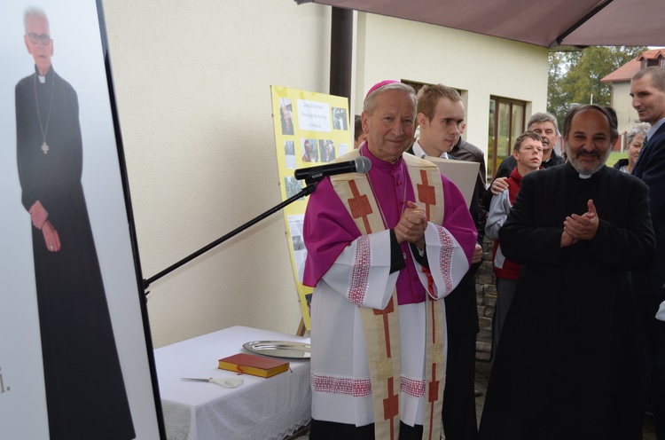 ŚDS w Radwanowicach otrzymał imię kard. Macharskiego