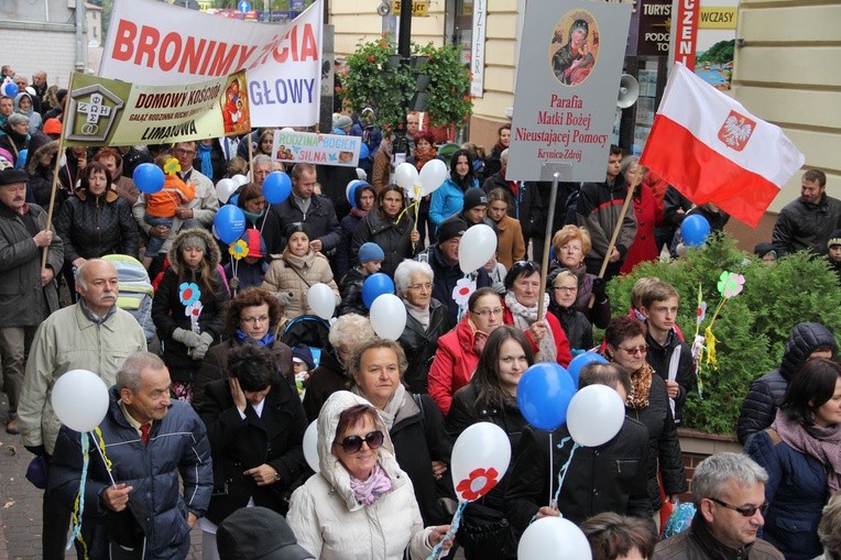 W ubiegłorocznym VII Diecezjalnym Marszu dla Życia i Rodziny wzięło udział ponad 2 tysiące osób.