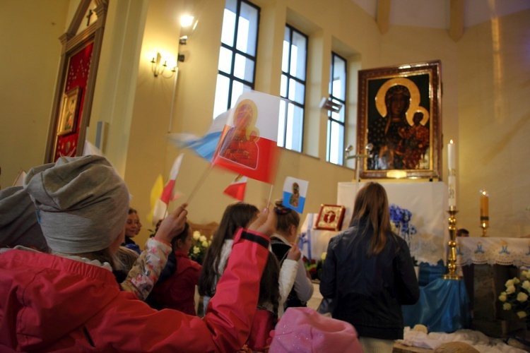 Powitanie ikony MB Częstochowskiej w Czerniewicach