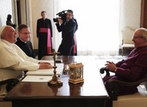 Żarty i śmiech podczas spotkania papieża z arcybiskupem Canterbury