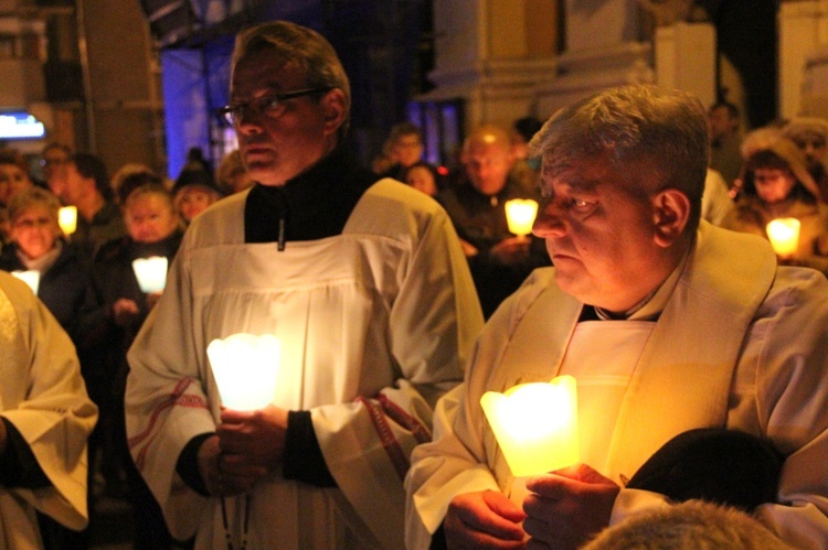 Procesja różańcowa w Głogowie